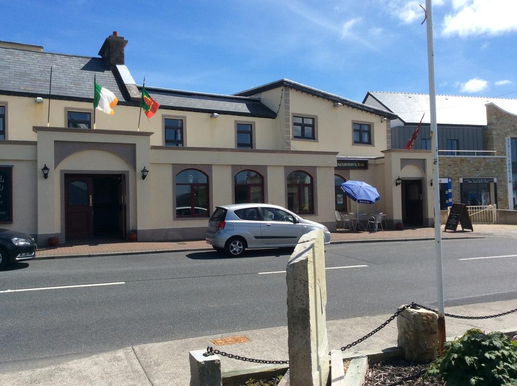 Achill Sound Hotel - Ostan Ghob A'Choire ภายนอก รูปภาพ