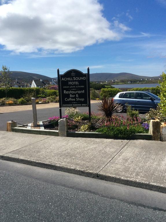 Achill Sound Hotel - Ostan Ghob A'Choire ภายนอก รูปภาพ