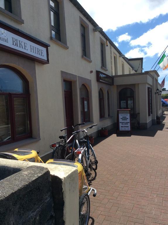 Achill Sound Hotel - Ostan Ghob A'Choire ภายนอก รูปภาพ