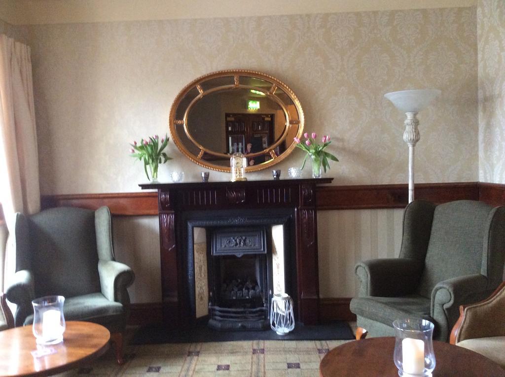 Achill Sound Hotel - Ostan Ghob A'Choire ภายนอก รูปภาพ