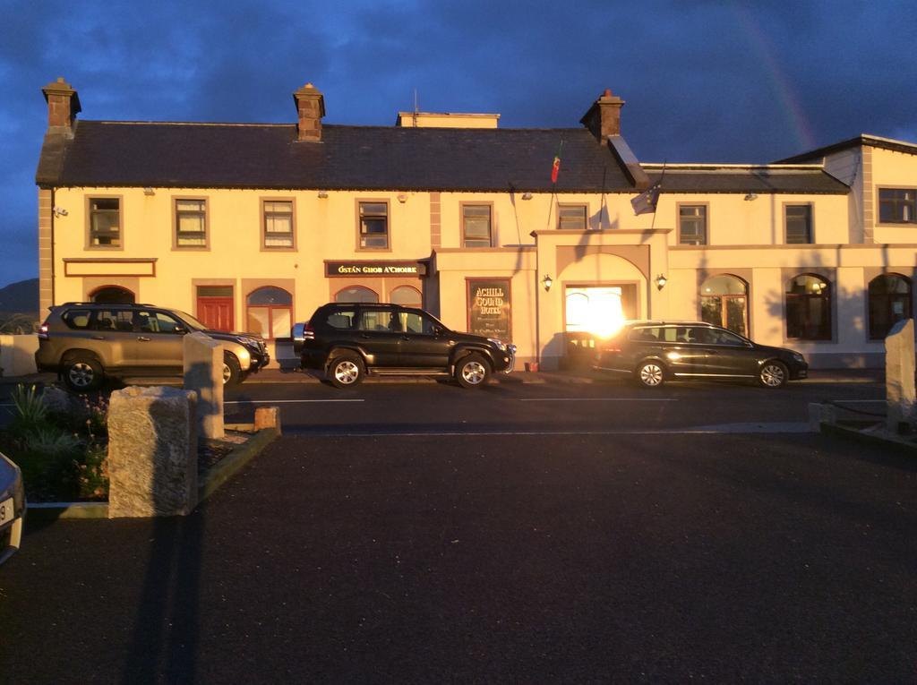 Achill Sound Hotel - Ostan Ghob A'Choire ภายนอก รูปภาพ