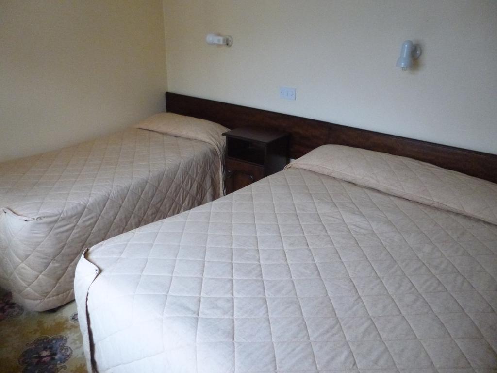 Achill Sound Hotel - Ostan Ghob A'Choire ภายนอก รูปภาพ