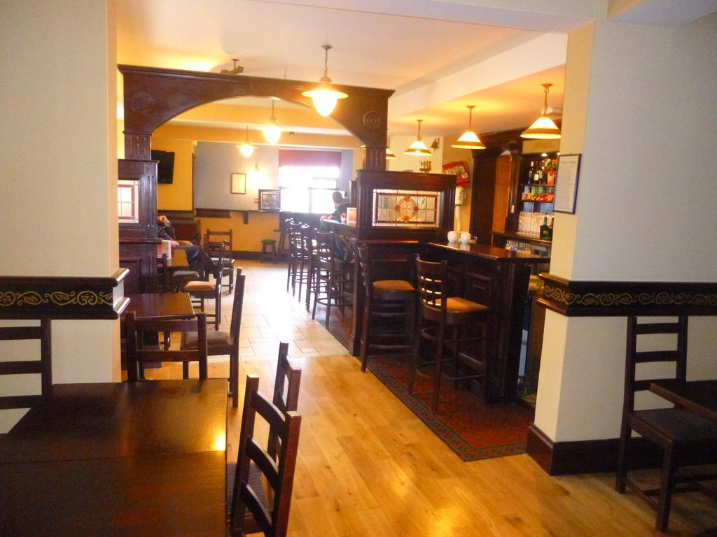 Achill Sound Hotel - Ostan Ghob A'Choire ภายนอก รูปภาพ