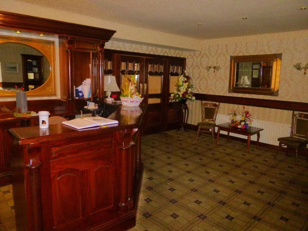 Achill Sound Hotel - Ostan Ghob A'Choire ภายนอก รูปภาพ