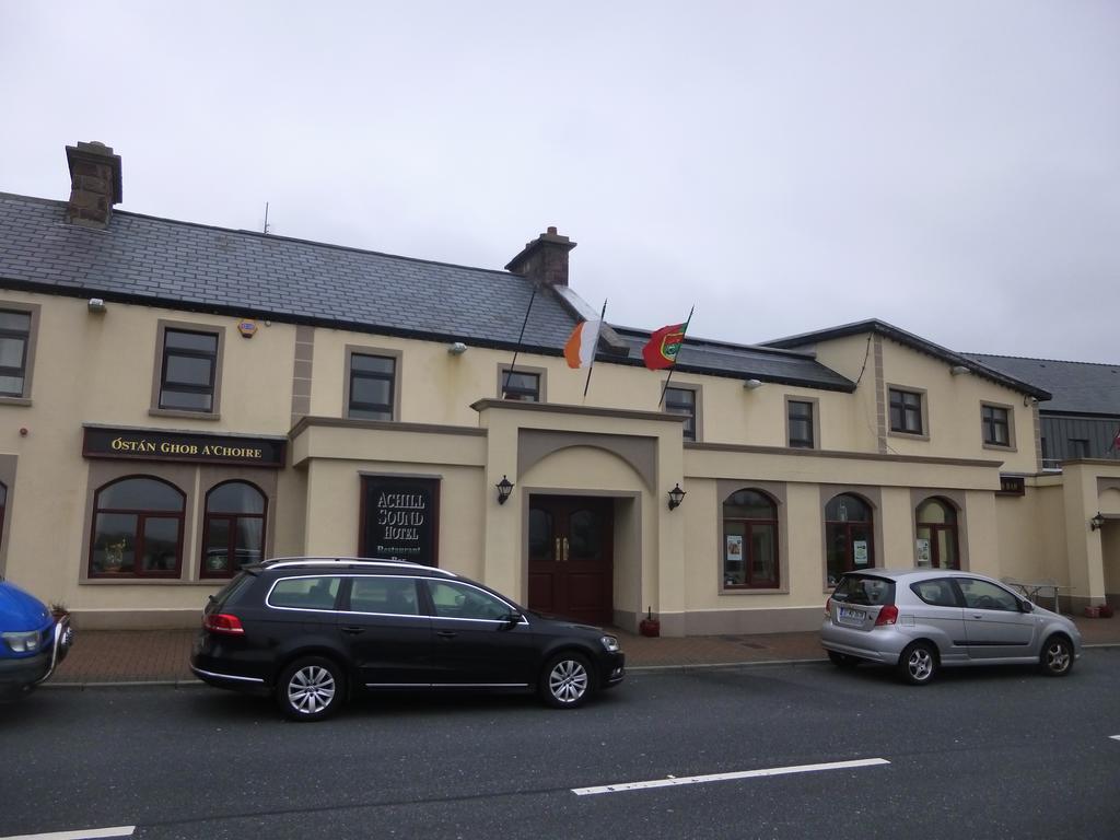 Achill Sound Hotel - Ostan Ghob A'Choire ภายนอก รูปภาพ