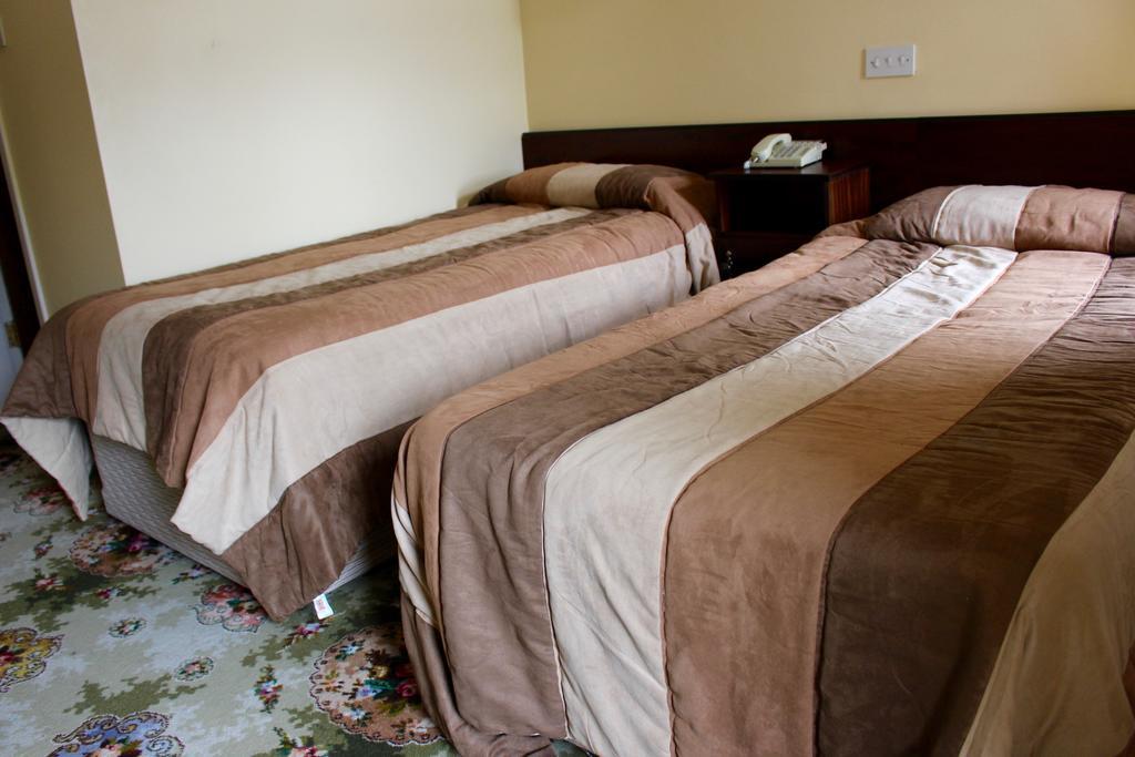 Achill Sound Hotel - Ostan Ghob A'Choire ภายนอก รูปภาพ