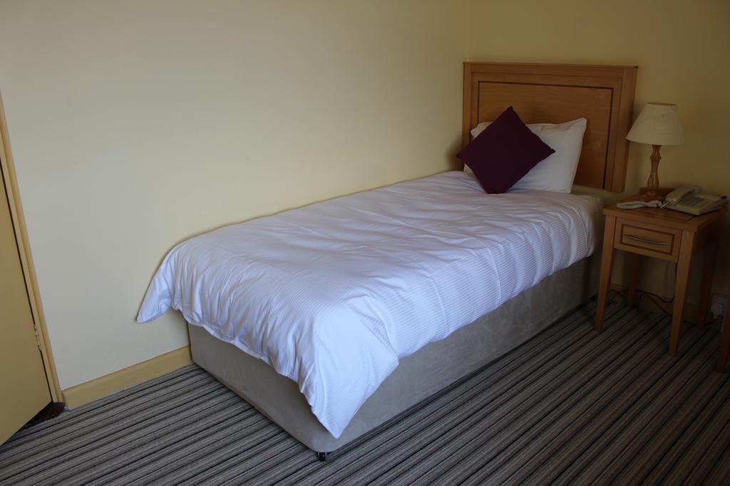 Achill Sound Hotel - Ostan Ghob A'Choire ภายนอก รูปภาพ